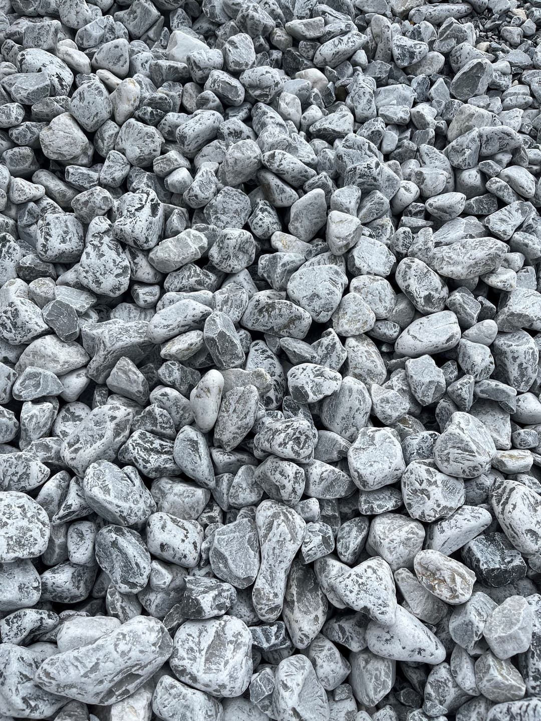 Blue grey tumbled 20-60mm